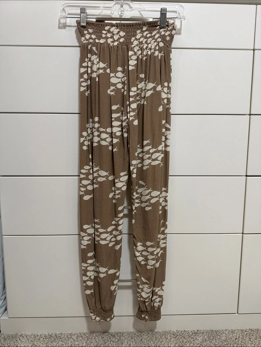 Ava Sky , pant paka, hazelnut fish, size XS, woven, elastic hems & waist - Picture 2 of 2